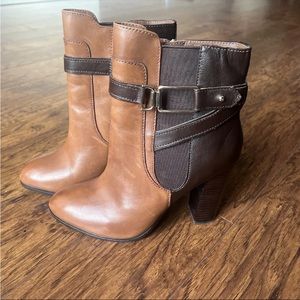 Aldo Bergson Brown 2  Tone Women Leather Block Heel Ankle Bootie Size 8.5